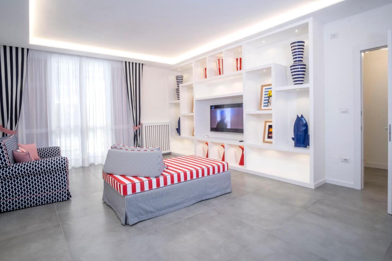 Yourhome - Unica Luxury Apartment كاستيلاّماري دي ستا المظهر الخارجي الصورة